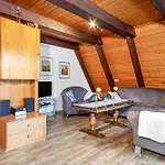 Gemuetliches Nurdachhaus Bodensee Hébergement de vacances Immenstaad am Bodensee