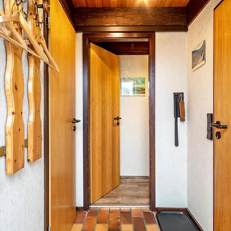 Gemuetliches Nurdachhaus Bodensee