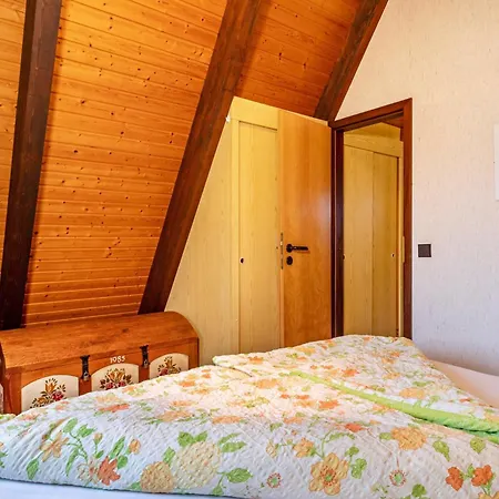 Gemuetliches Nurdachhaus Bodensee