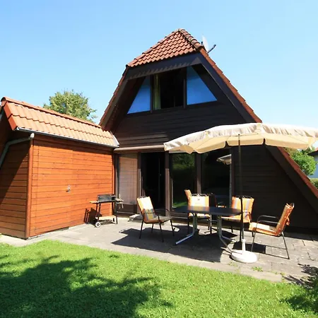 Gemuetliches Nurdachhaus Bodensee 博登斯边的伊门施塔特